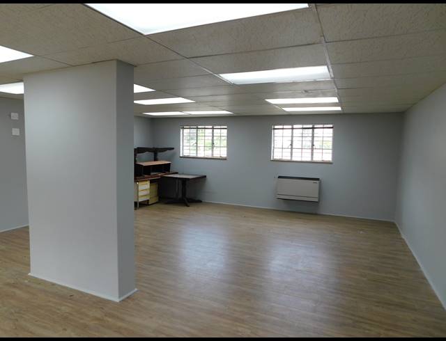 90M² OFFICE TO LET IN FERNDALE